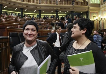 La diputadas de EH Bildu, Onintza Enbeita y Marian Beitialarrangoitia. (J. DANAE / ARGAZKI PRESS)