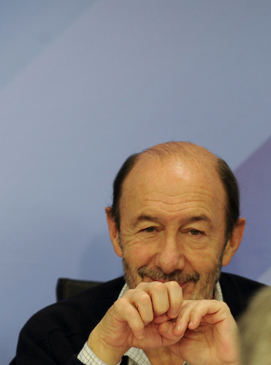 2007ko prozesua eten zenean, Alfredo Perez Rubalcabak 200 militante abertzale atxilotzeko mehatxua egin zuen, eta bete. 2009an 764 presorekin itxi zen. 2007ko prozesua eten zenean, Alfredo Perez Rubalcabak 200 militante abertzale atxilotzeko mehatxua egin zuen, eta bete. 2009an 764 presorekin itxi zen.