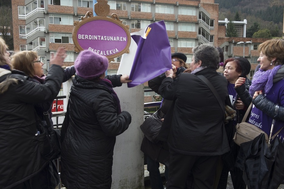 En Eibar han inaugurado un «Paseo de la igualdad». (Monika DEL VALLE/ARGAZKI PRESS)