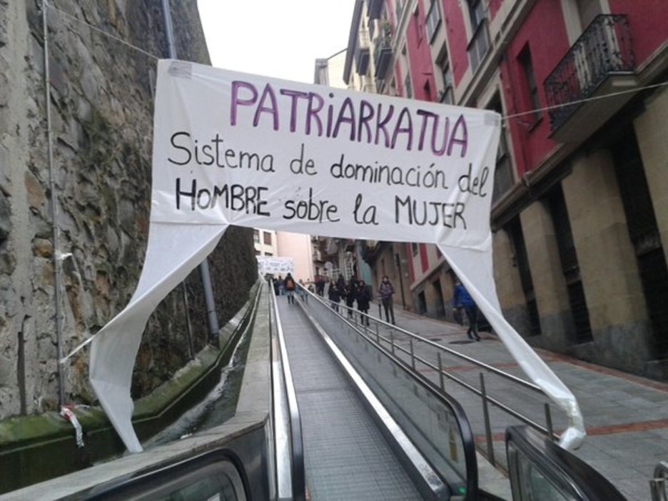 Acción de Ernai en Bilbo. (@ErnaiBilbo)