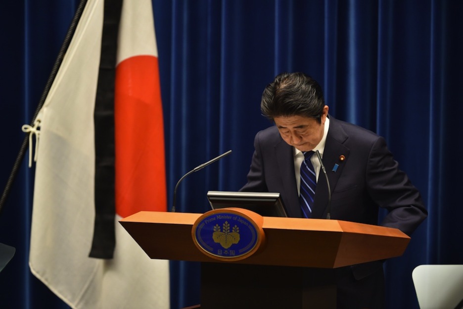 El primer ministro japonés, Shinzo Abe, en una comparecencia este jueves. (KAZUHIRO NOGI / AFP)