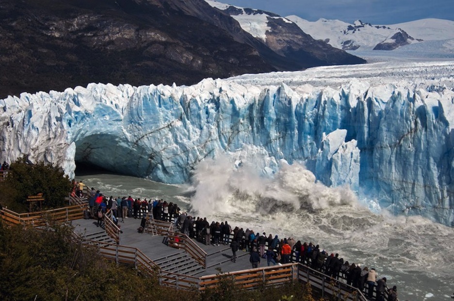 El Parque Nacional Los Glaciares recibe cada años cientos de miles de turistas. (AFP)