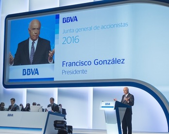 Francisco González ha sido reeelegido presidente del BBVA hasta 2019. (Marisol RAMÍREZ / AFP)