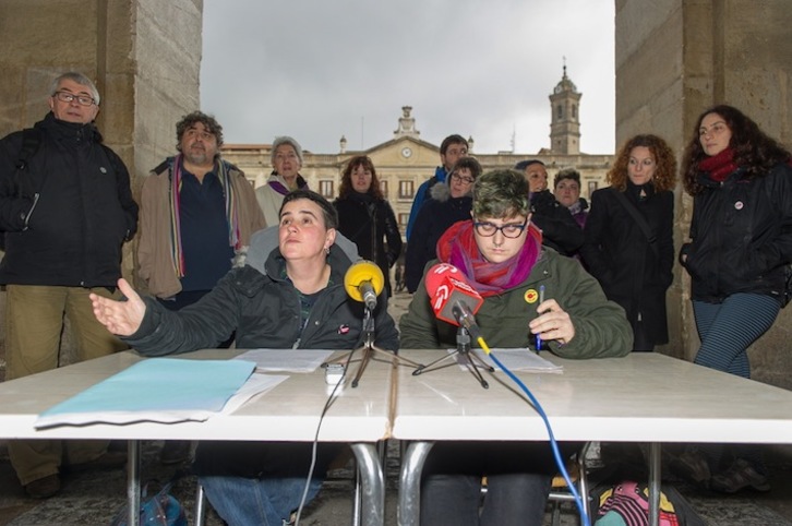 Rueda de prensa ofrecida en Gasteiz. (ARGAZKI PRESS)