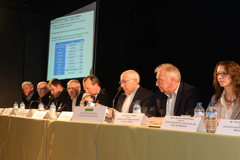 Hautetsien kontseiluak bere biltzar nagusia antolatu zuen martxoaren 19an Kanbon. ©Isabelle Miquelestorena