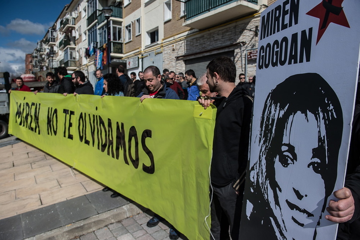 Concentración frente a Faurecia en recuerdo de Miren Peña. (Jagoba MANTEROLA / ARGAZKI PRESS)