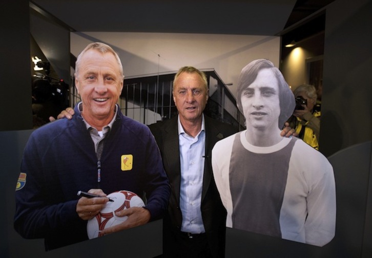 Johan Cruyff, en una exposición en Amsterdam en 2012. (OLAF KRAAK / AFP)