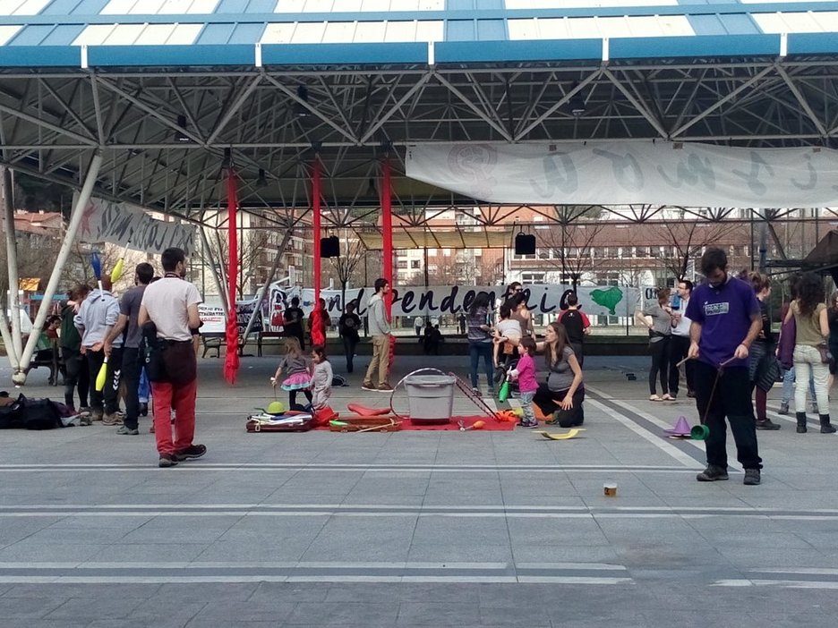 Akrobazia tailerra ere ospatu dute. (@belastegi)