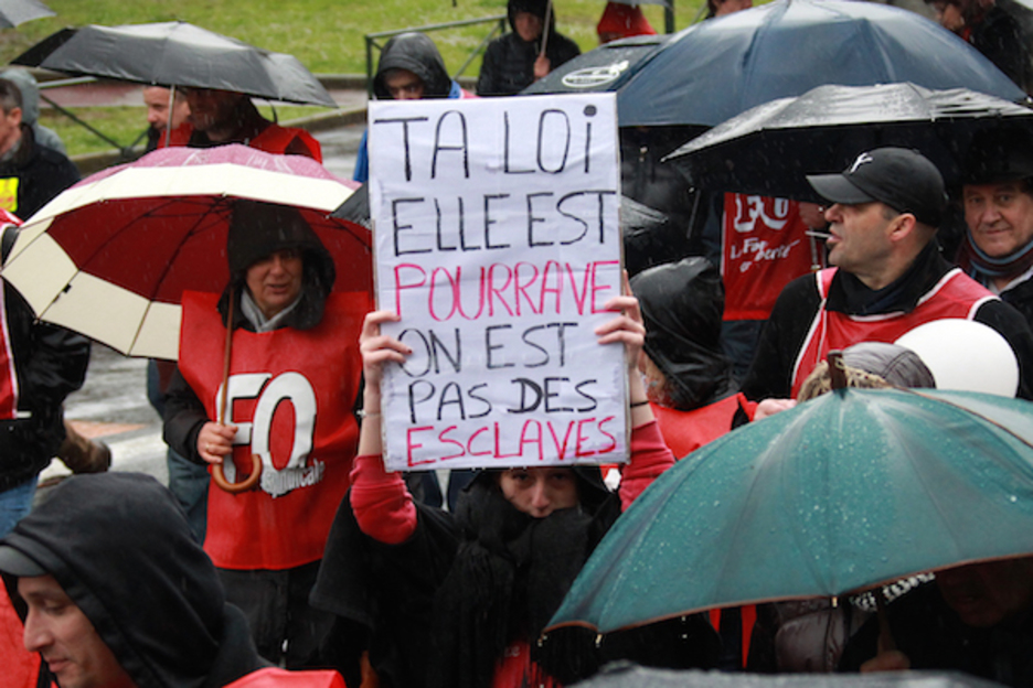 Lan erreformaren kontra Baionan