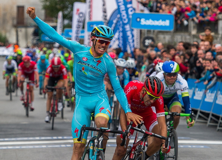 Luis Leon Sanchezek irabazi du lehen etapa Markina-Xemeinen. (Juanan RUIZ / ARGAZKI PRESS)