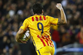 Suárez ha marcado los dos goles del Barça. (Pau BARRENA / AFP)