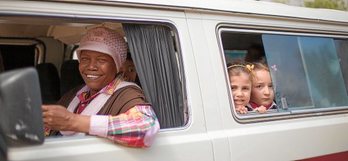 Salwa Sorour, bere ibilgailuan.