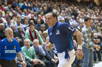 Irujo tuvo que retirarse de la final del parejas por lesión. (Marisol RAMIREZ / ARGAZKI PRESS)