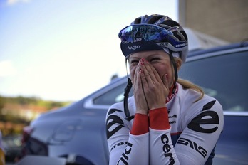 Lotta Lepisto, feliz por su victoria en Iurreta. (@CerveloBigla)