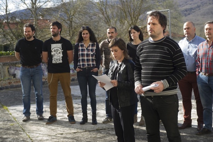 Lectura del manifiesto en Etxarri-Aranatz. (Jagoba MANTEROLA / ARGAZKI PRESS)
