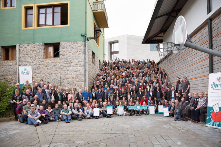 Araman egin dute agerraldi jendetsua.