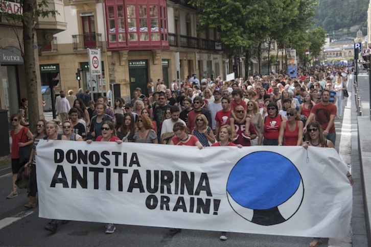 Zezenketen aurkako manifestazioa egin zuten iazko Aste Nagusian. (Andoni CANELLADA/ARGAZKI PRESS)