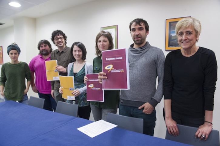 Representantes de la Carta de los Derechos Sociales de Euskal Herria han comparecido para abordar la Agenda Social. (Gorka RUBIO/ARGAZKI PRESS)