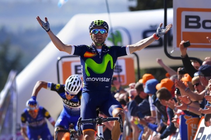 Alejandro Valverde, al cruzar la línea de meta. (David STOCKMAN/AFP)