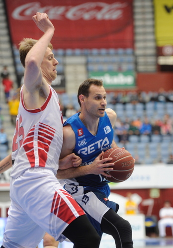 Gipuzkoa Basket ha perdido contra el CAI Zaragoza. (Jon URBE / ARGAZKI PRESS)