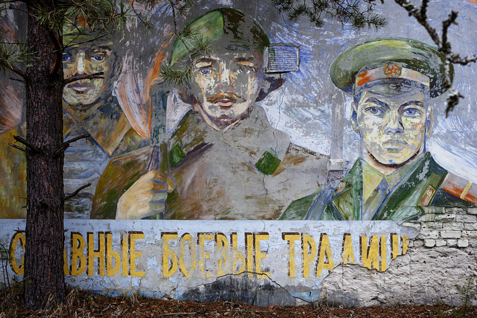 Mural en militar soviético en unas instalaciones en la Zona. (Juan TEIXEIRA)