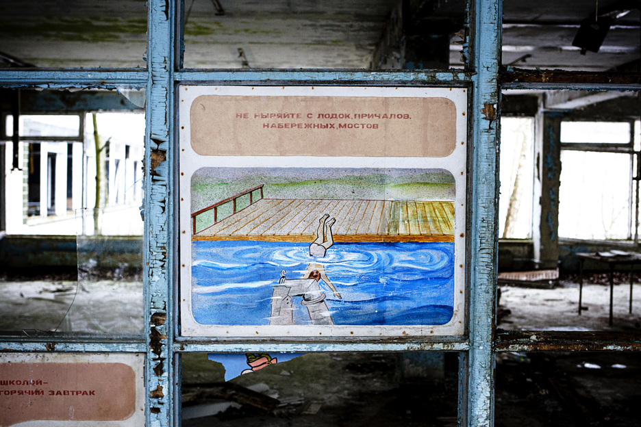 Cartel de advertencia para los alumnos del antiguo colegio de Pripyat. Cartel de advertencia para los alumnos del antiguo colegio de Pripyat.