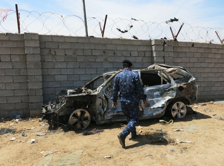 Eztandarazi duten bonba autoa. (Khalil AL-MURSHIDI/AFP)