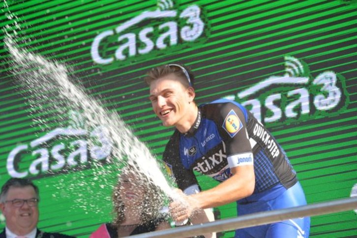 Kittel celebra su victoria en el Giro. (Giro d'Italia)