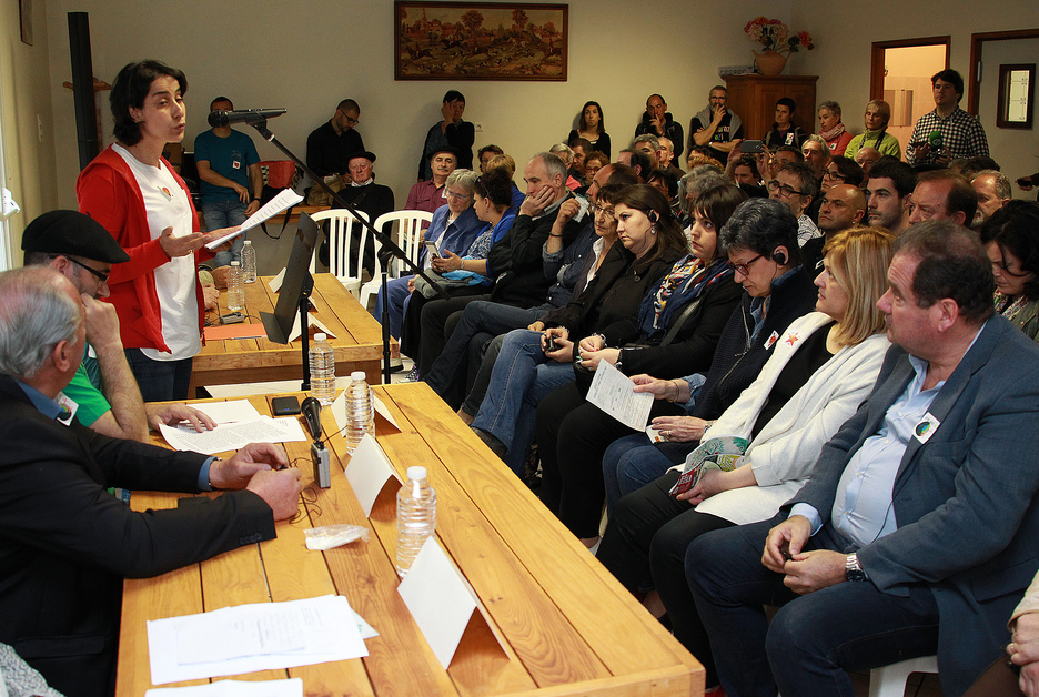 Frederic Espagnac senatari sozialista izan da hasiera ekitaldian beste hainbat ordezkarirekin batera. (Bob EDME)