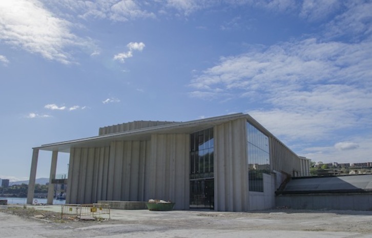 Obras para la construcción de la nueva lonja de Pasaia. (Andoni CANELLADA/ARGAZKI PRESS)