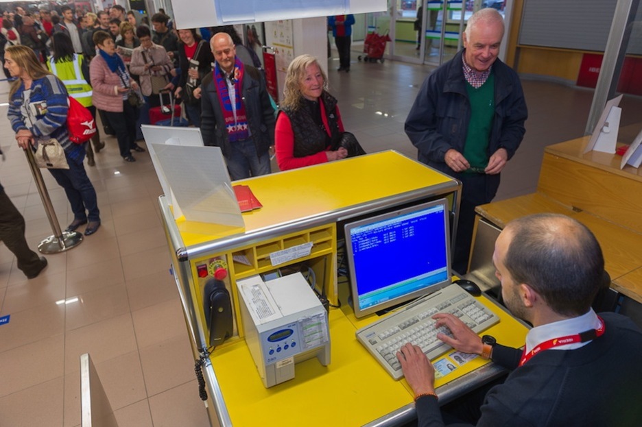 Listos para embarcar. (Juanan RUIZ / ARGAZKI PRESS)