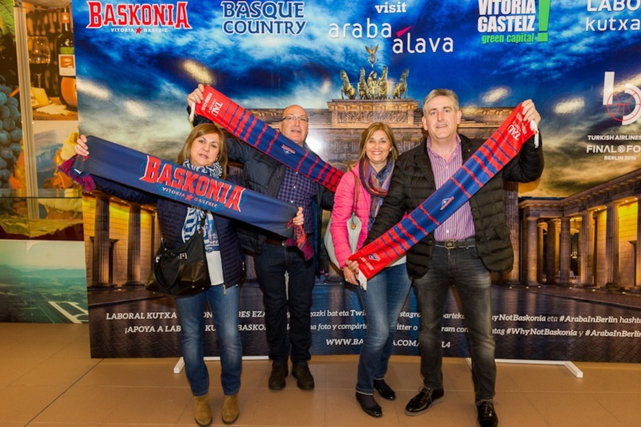 Puerta de Brandemburgo, allá vamos. (Juanan RUIZ / ARGAZKI PRESS)