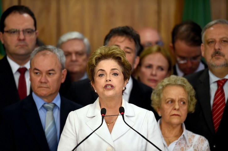 Dilma Rousseff ha comparecido arropada por sus ministros. (Evaristo SA/AFP)