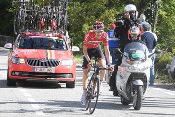 Tim Wellens, en su ascensión en solitario. (@giroditalia)