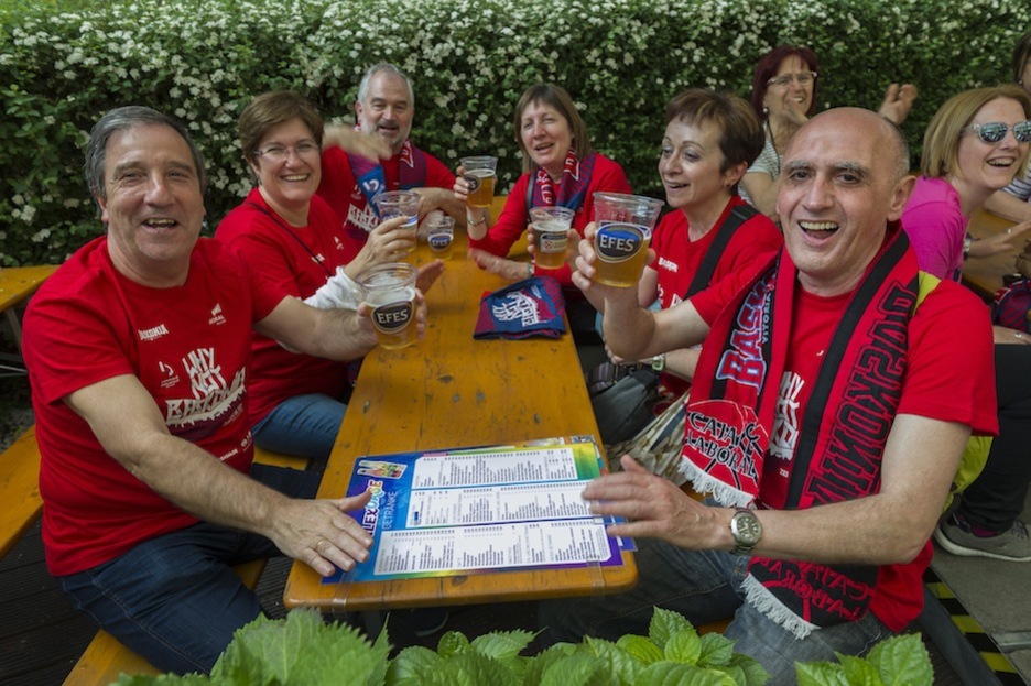 La cerveza no puede faltar. (Juanan RUIZ / ARGAZKI PRESS)