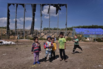 Grupo de menores refugiados. (Louisa GOULIAMAKI)