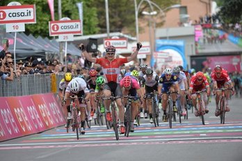 Greipel ha vuelto a impornerse con total superioridad. (@giroditalia)
