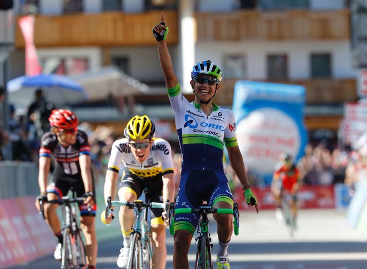 Chaves se ha impuesto en la etapa reina del Giro. (Luk BENIES / AFP)