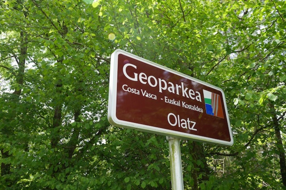 Geoparkearen kartela Mutrikuko Olatz auzoan.(Gotzon ARANBURU)
