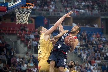 Hanga ha estado muy activo en la primera victoria del Baskonia. (Jaizki FONTANEDA / ARGAZKI PRESS)