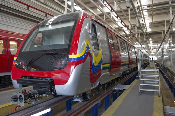 Una unidad de tren en las instalaciones de CAF en Beasain. (Andoni CANELLADA/ARGAZKI PRESS)