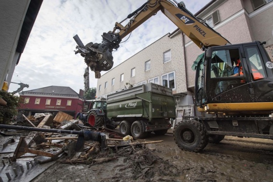 También las fuertes lluvias han afectado al sur de Alemania. (Peter KNEFFEL/AFP)