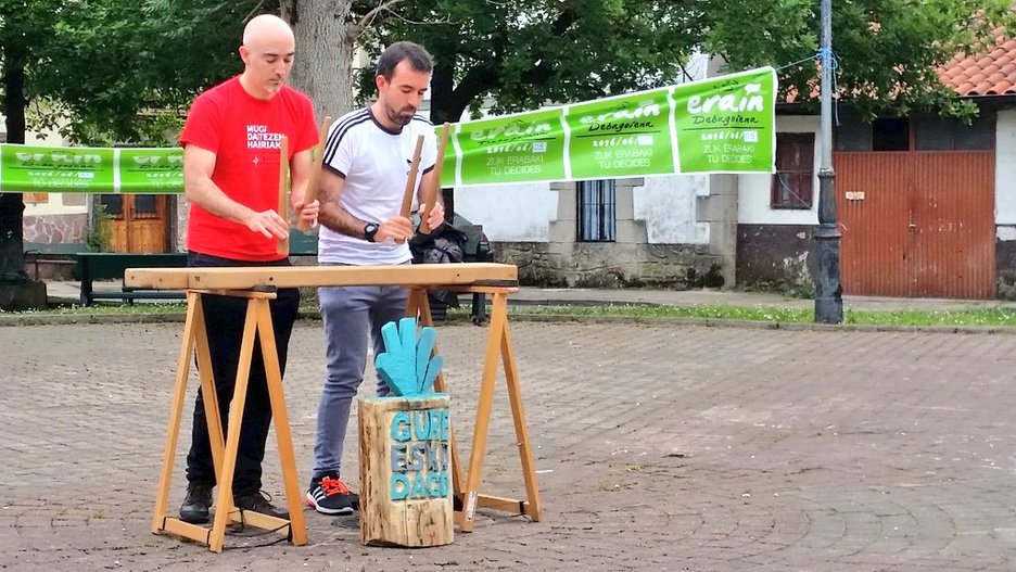 Jai giroa nagusi erabakiaren egunean. (@ErainDebagoiena) Jai giroa nagusi erabakiaren egunean. (@ErainDebagoiena)