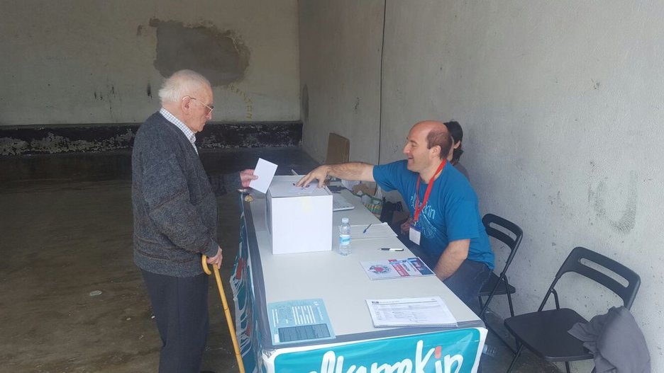 Con 98 años, ejerce su derecho a decidir. (@GoierrikoGED) Con 98 años, ejerce su derecho a decidir. (@GoierrikoGED)