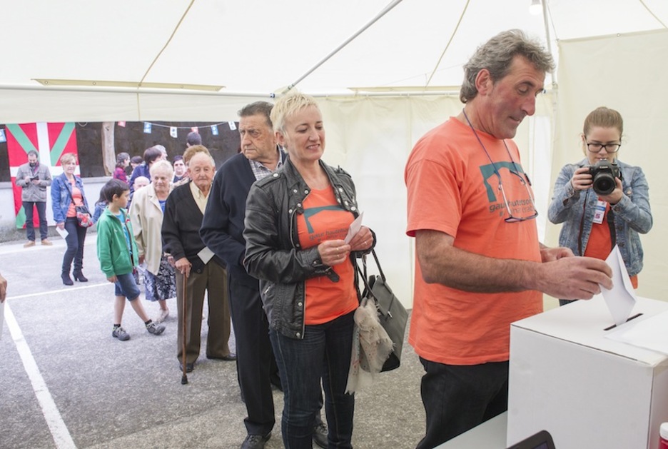 Lugar de votación en Ispaster. (Marisol RAMIREZ / ARGAZKI PRESS) Lugar de votación en Ispaster. (Marisol RAMIREZ / ARGAZKI PRESS)