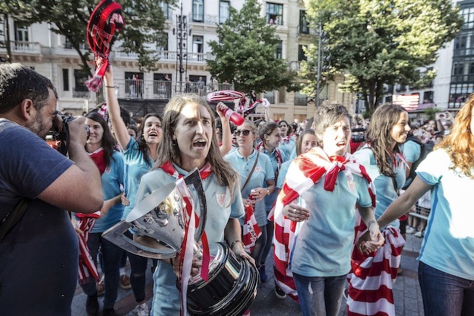 Llegada a la Diputación. (Aritz LOIOLA / ARGAZKI PRESS) Llegada a la Diputación. (Aritz LOIOLA / ARGAZKI PRESS)
