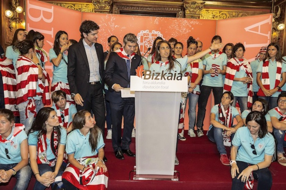 Acto en el interior del edificio foral. (Aritz LOIOLA / ARGAZKI PRESS) Acto en el interior del edificio foral. (Aritz LOIOLA / ARGAZKI PRESS)