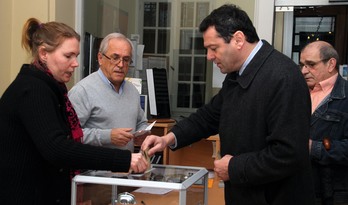 Beñat Inchauspe Hazparnen bozkatzen. (Aurore LUCAS)