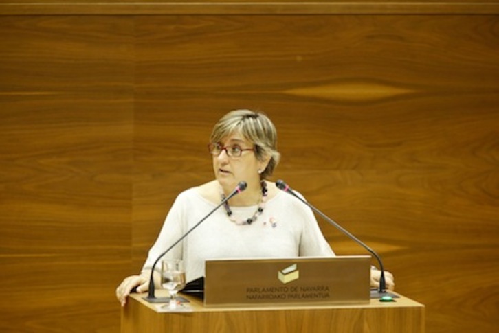 Marisa de Simón, en una intervención en la Cámara. (PARLAMENTO DE NAFARROA)