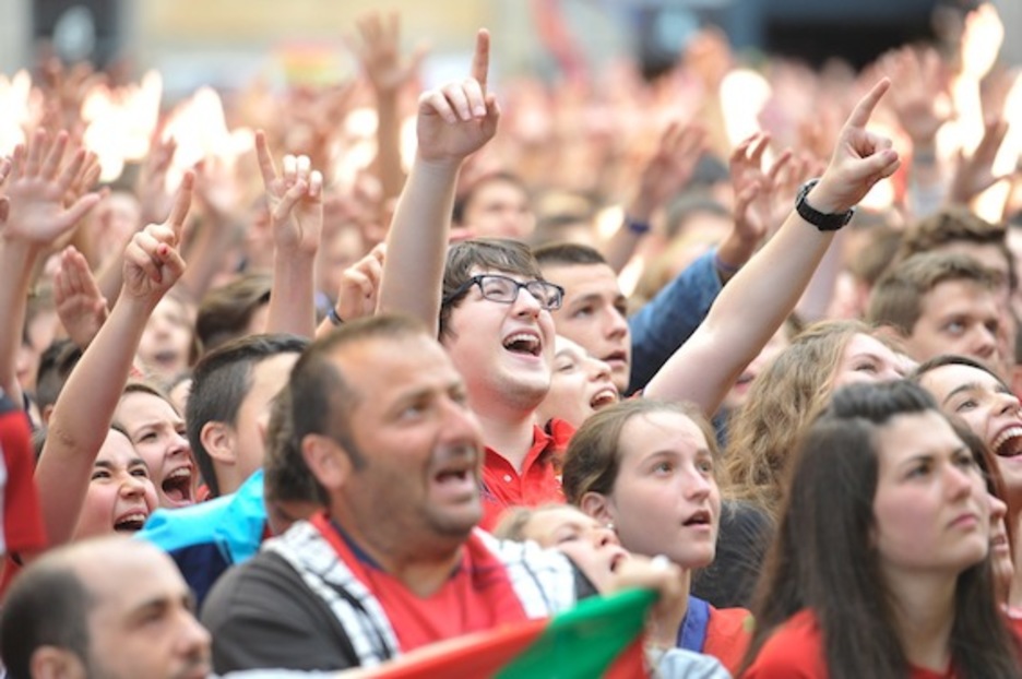La afición rojilla, exultante. (Idoia ZABALETA/ARGAZKI PRESS) La afición rojilla, exultante. (Idoia ZABALETA/ARGAZKI PRESS)